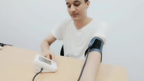 ODM OEM Esfigmomanómetro automático Ritmo cardíaco Medidor de pulso Máquina Digital Up Arm Bp Monitor de presión arterial